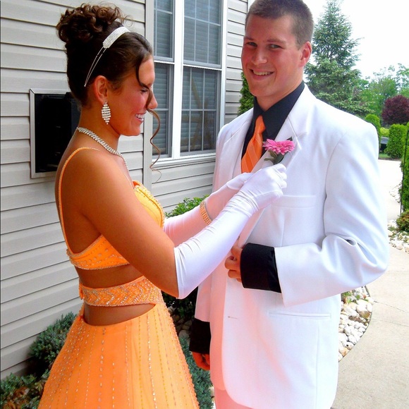 Prom gown - Picture 5 of 7